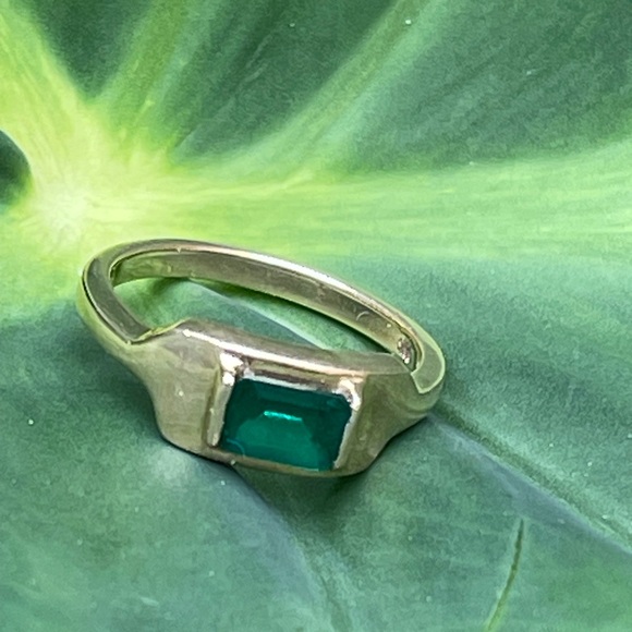 Used emeral ring - Picture 11 of 13